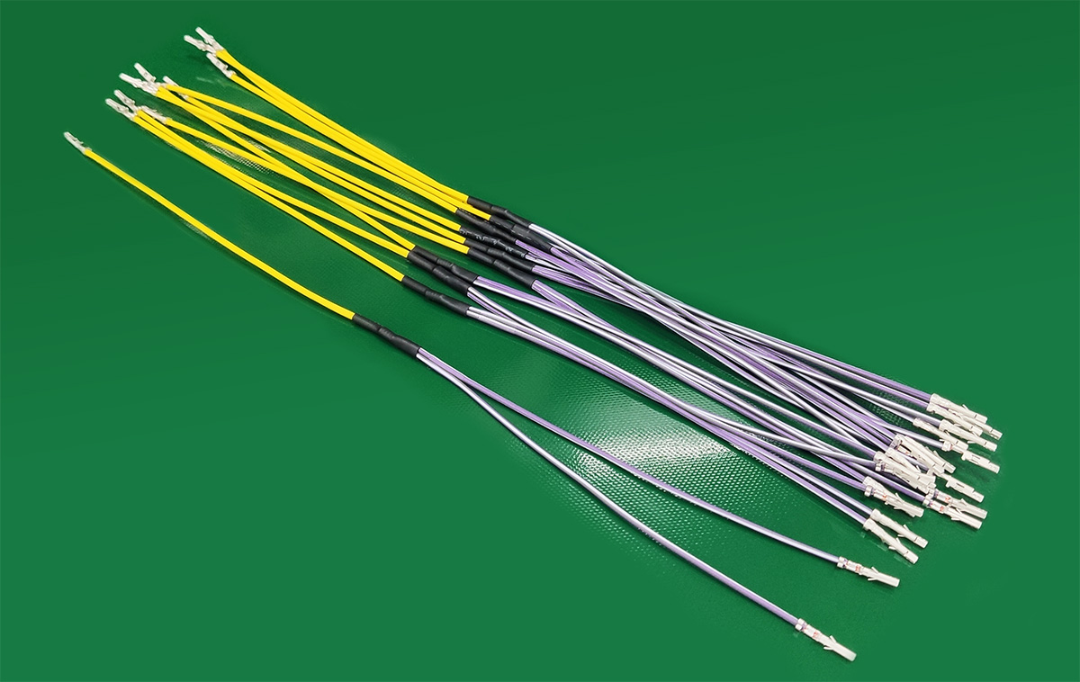 全自動(dòng)合壓端子機(jī) 線(xiàn)束樣例